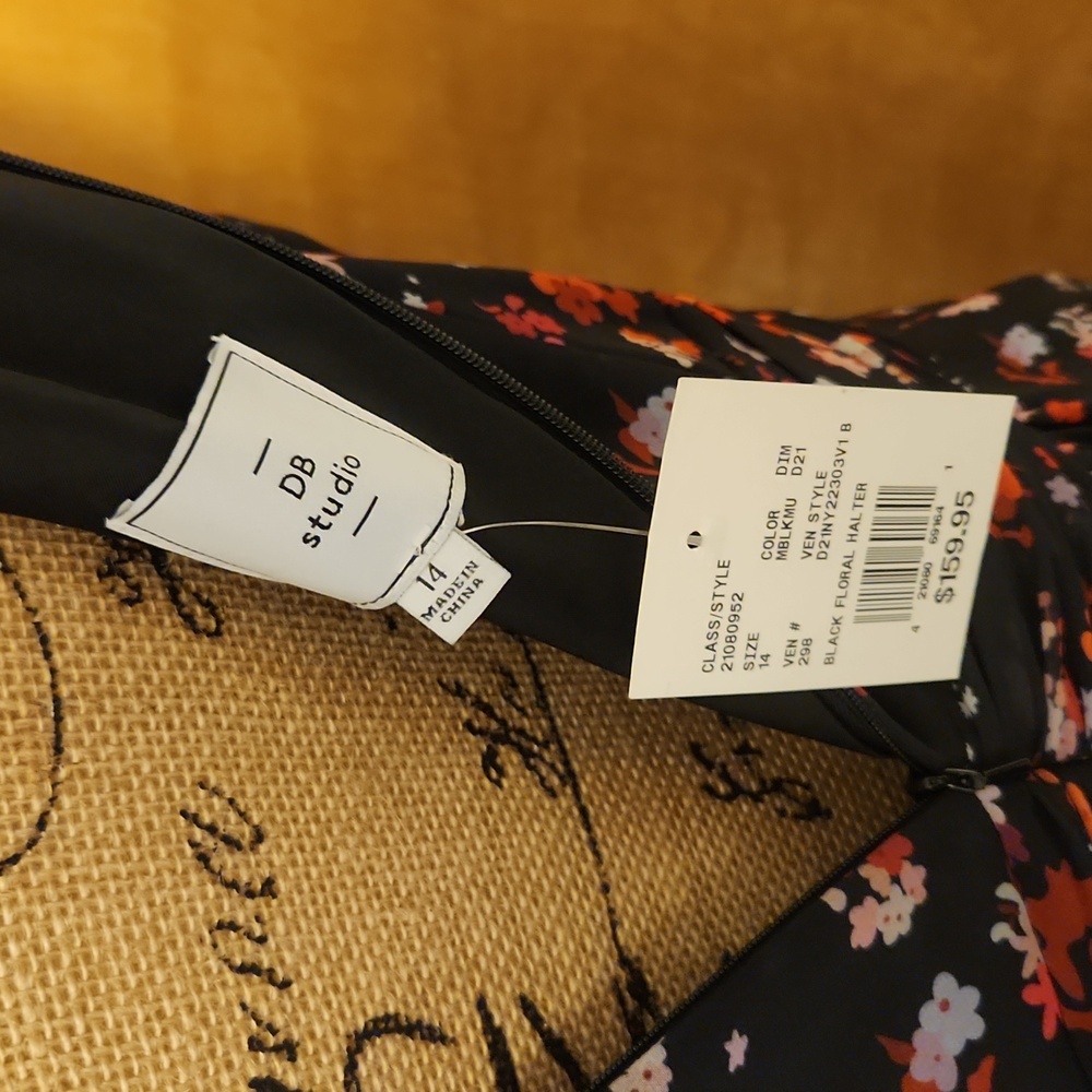 DB Studio, Floral Print Halter A Line Maxi Dress with Slit, Size 14 - Picture 8 of 8